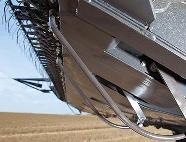 Technology-and-innovation-Combines-AutoLevel-Table-Control-1