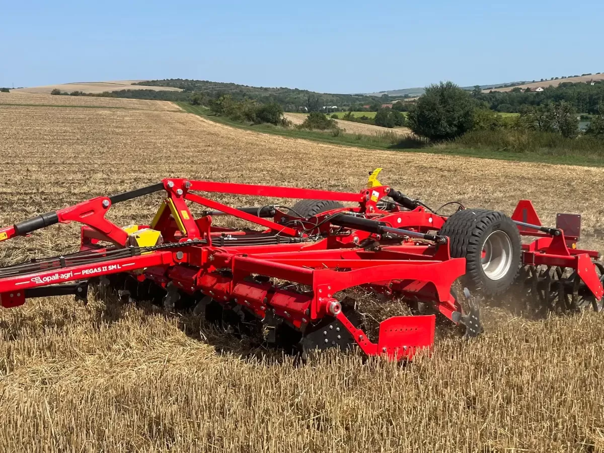 První podmítač Opall-Agri PEGAS II SM L v provozu